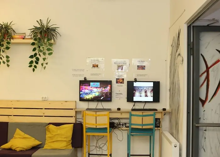 Onefam אכסניה *